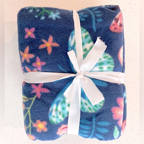 NWT No Sew Fleece Blanket “Stay Wild at Heart”,Navy and Pink Floral,48x60 inches - Picture 2 of 3